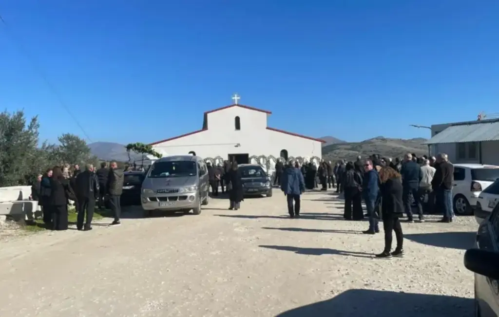 Ράγισαν καρδιές στην κηδεία της 49χρονης αρτοποιού στη Λάρισα