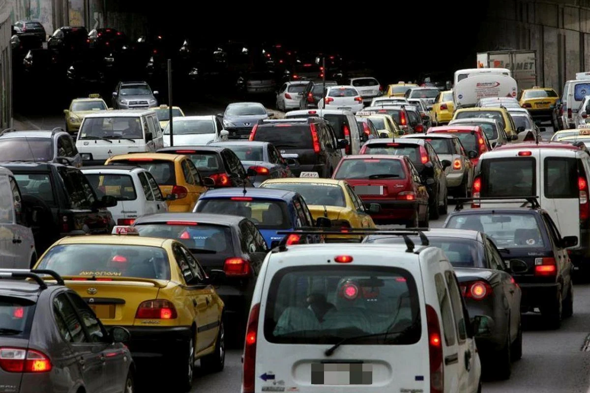 Μποτιλιάρισμα σε Κηφισό και Αττική Οδό – Πού εντοπίζονται τα μεγαλύτερα προβλήματα