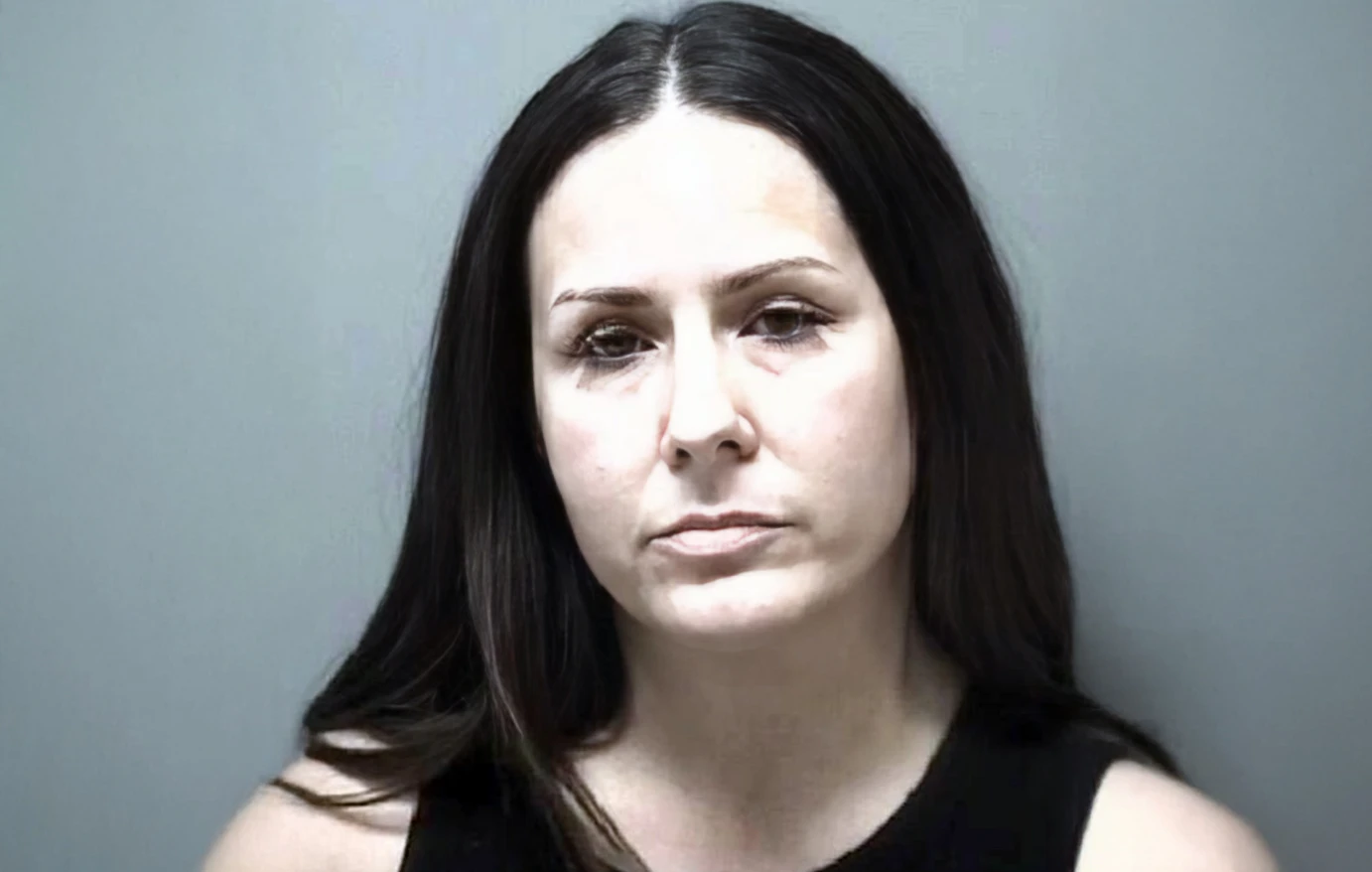 Σοκ! Συνελήφθη 43χρονη που έκανε παιδί με... 14χρονο