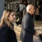 Συγκλονίζει η μητέρα του Άλκη Καμπανού – «Τα ισόβια τα πήρα εγώ»