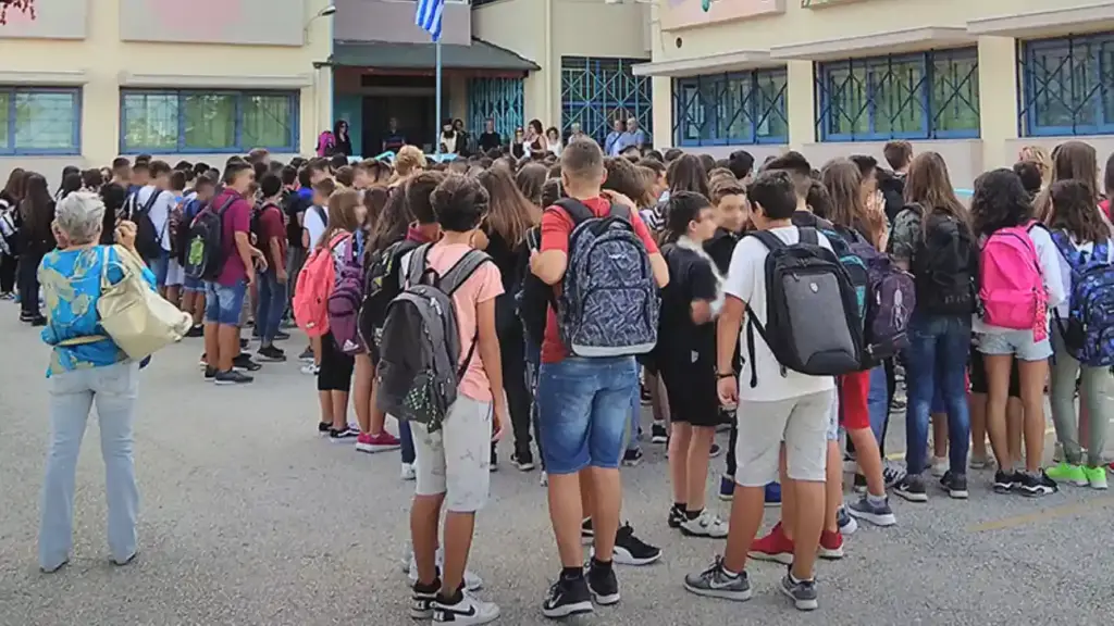 Μπαίνει νέο μάθημα στα σχολεία – Μεγάλη αλλαγή σε Δημοτικό, Γυμνάσιο και Λύκειο