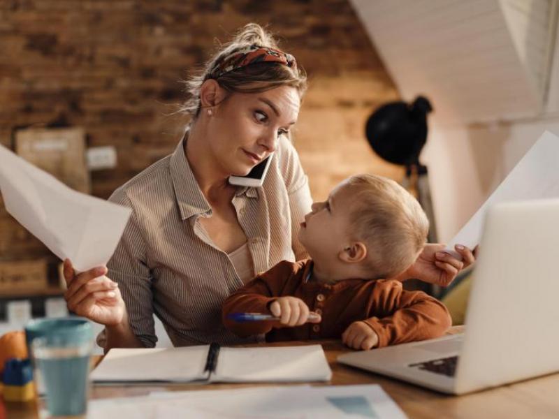 Επίδομα 1000 ευρώ για μητέρες: Σήμερα Τετάρτη 12/11 η πληρωμή – Ποιες θα πάρουν χρήματα