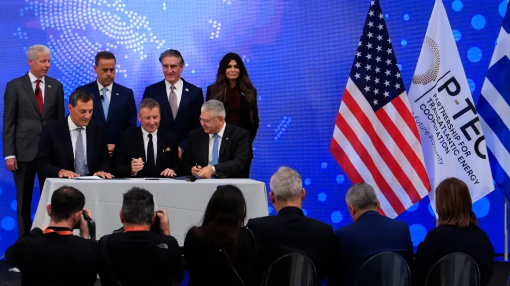 Ιστορική γεώτρηση υδρογονανθράκων στο Ιόνιο: Συμφωνία ExxonMobil με Energean και Helleniq Energy