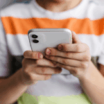 Γιατί πρέπει να κλείνετε το κινητό σας τηλέφωνο 5 λεπτά κάθε μέρα