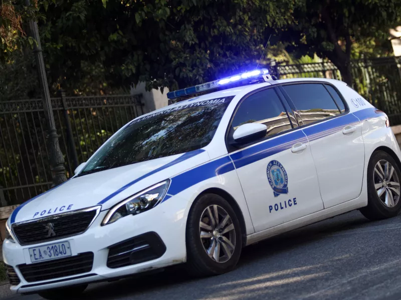 Σοβαρό επεισόδιο μεταξύ ανηλίκων στη Βάρκιζα - Δύο έφηβοι στο νοσοκομείο