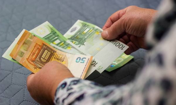 Επίδομα 250 ευρώ: Οριστικό! Η ώρα που θα δείτε τα λεφτά