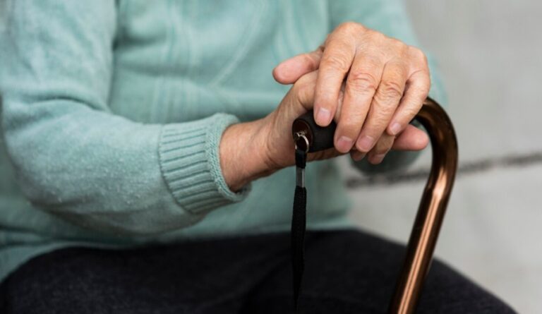 Συντάξεις Ιανουαρίου 2026: Πότε μπαίνουν τα χρήματα πριν τα Χριστούγεννα – Αναλυτικό ημερολόγιο πληρωμών