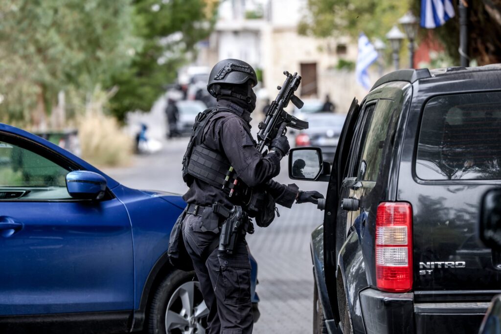 Βορίζια: Υπό δρακόντεια μέτρα ασφαλείας η κηδεία της 56χρονης νοσηλεύτριας