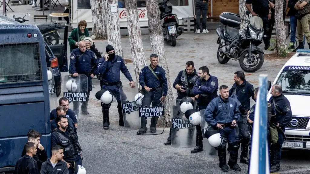 Βορίζια σε «τεντωμένο σχοινί»: Αγωνία για μνημόσυνα και άνοιγμα σχολείων, 5 κρατούμενοι στο «μικροσκόπιο» για τη βόμβα