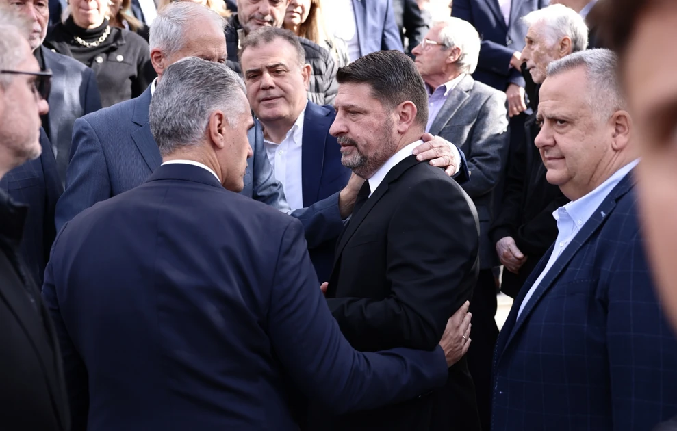 Θρήνος στην κηδεία του πατέρα του Νίκου Χαρδαλιά