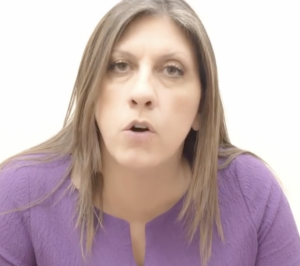 Δείτε το βίντεο! Η στιγμή που η Κωνσταντοπούλου καλεί το 100 για τον «Φραπέ»