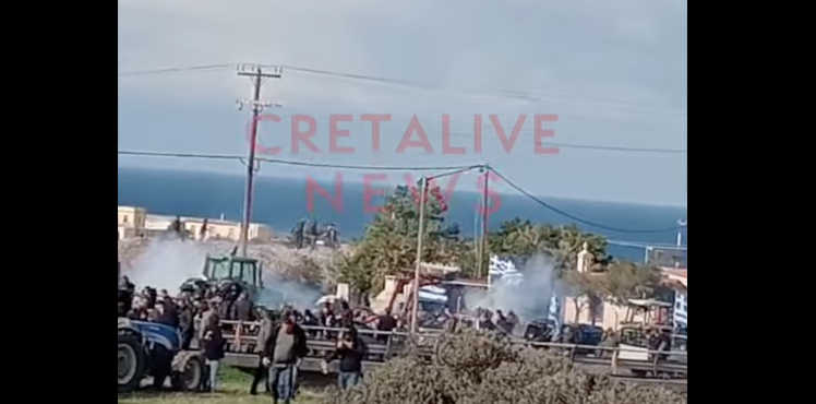 Ένταση στο Ηράκλειο: Χημικά και κρότου λάμψης στο μπλόκο των αγροτών προς το αεροδρόμιο