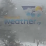 Χιονισμένη Πρωτοχρονιά στην Πάρνηθα – Κλείνει ο δρόμος προς το Καζίνο λόγω κακοκαιρίας
