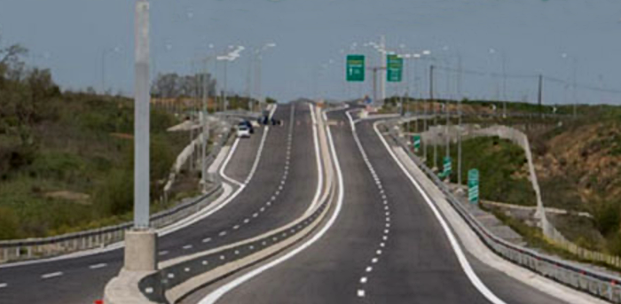 Απίστευτο! Οδηγός φορτηγού μπήκε ανάποδα στην εθνική Αθηνών-Θεσσαλονίκης