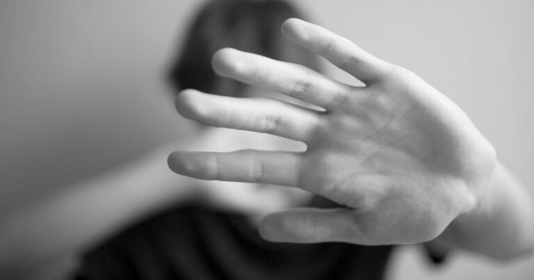 Σύλληψη 13χρονου στη Βάρδα για επίθεση σε μαθητή μέσα στο προαύλιο