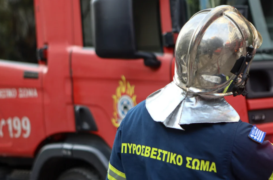 Πυρκαγιά σε όχημα στην Αττική Οδό: Κυκλοφοριακή συμφόρηση προς Αεροδρόμιο