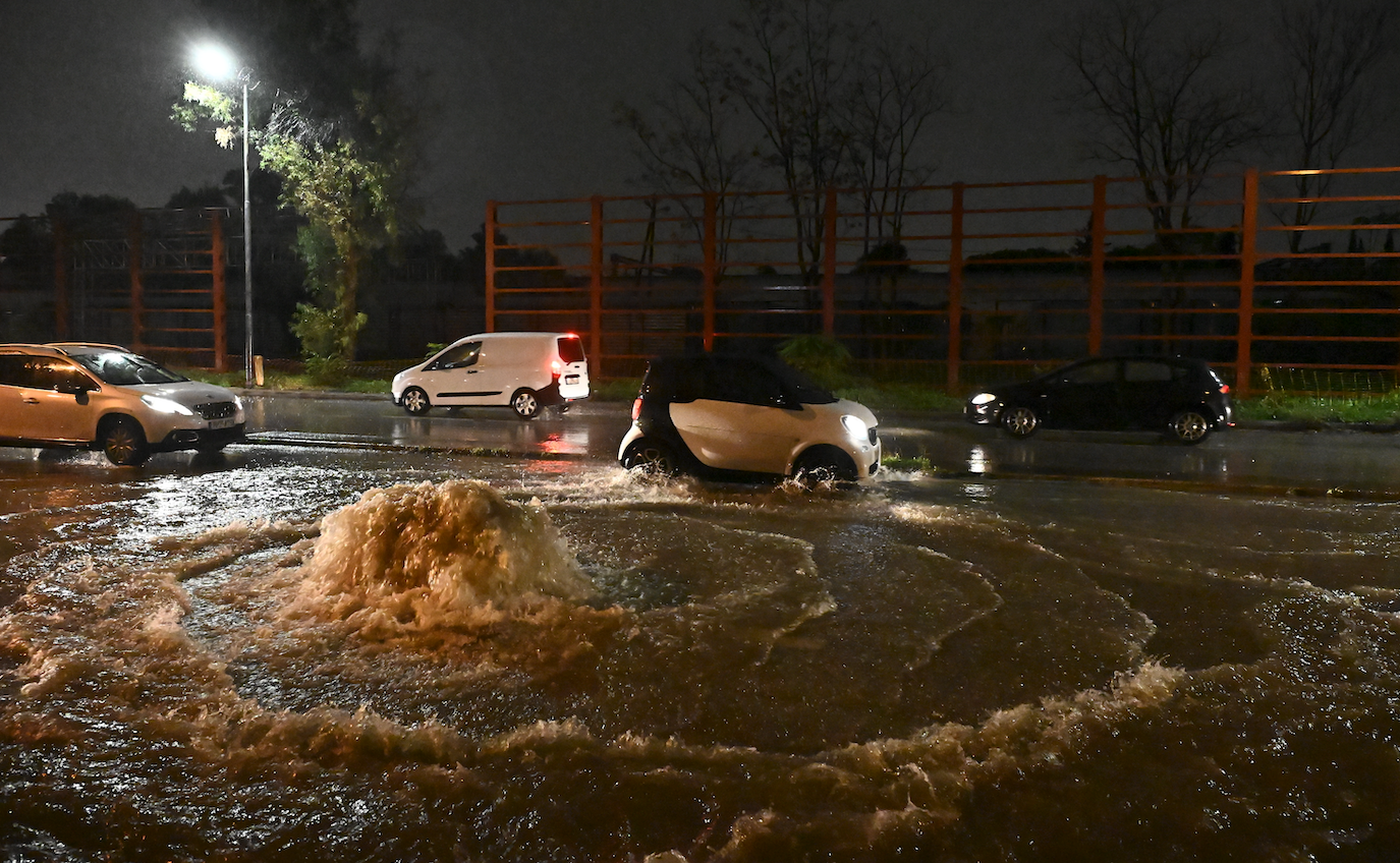 Κακοκαιρία Byron: Συναγερμός σε Λάρισα, Τρίκαλα, Καρδίτσα και Φθιώτιδα