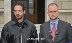 Στο αυτόφωρο τη Δευτέρα ο Άρης Μουγκοπέτρος μετά τη μήνυση της συζύγου του – Τι λένε οι δύο πλευρές