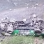 Αδιανόητη τραγωδία: Λεωφορείο έπεσε σε χαράδρα