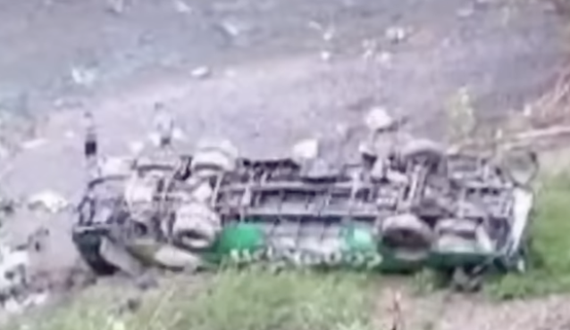 Αδιανόητη τραγωδία: Λεωφορείο έπεσε σε χαράδρα