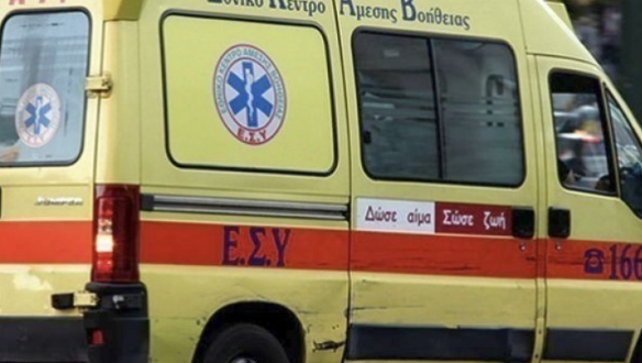 Τροχαίο ατύχημα έξω από το Μέγαρο Μαξίμου – Ηλικιωμένος τραυματίστηκε σοβαρά