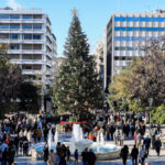 Πότε ξεκινά το εορταστικό ωράριο στα εμπορικά καταστήματα