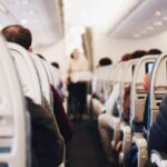 Ειδικός σε ταξίδια αποκαλύπτει τι πρέπει να κάνουμε μετά από μια πτήση