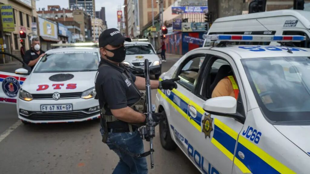 Μακελειό σε ξενοδοχείο – 11 νεκροί από πυροβολισμούς