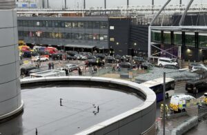 Χάος στο Χίθροου: Διακοπή δρομολογίων στα τρένα, συλλήψεις και δακρυγόνα