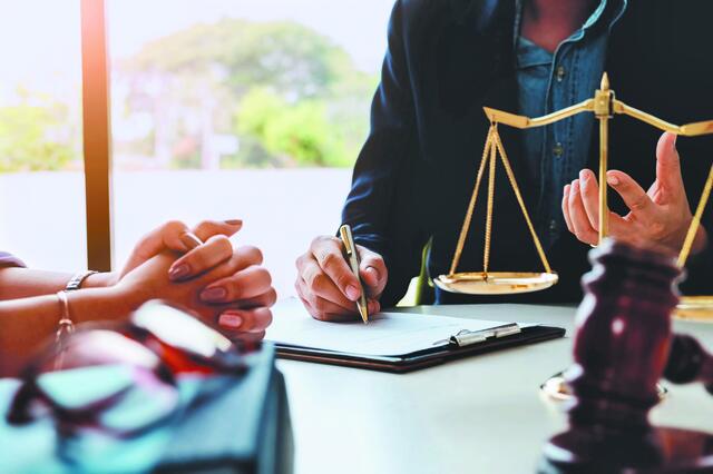 Κληρονομικό θρίλερ στις τράπεζες: Ποιος δικαιούται τα χρήματα μετά θάνατον