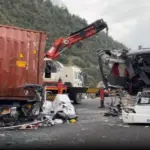 Τραγωδία: Τουλάχιστον επτά νεκροί σε δυστύχημα με λεωφορείο