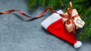 ΣΟΚ! Το Secret Santa ξέφυγε: Τα «αθώα» δώρα που άφησαν πληγές για χρόνια