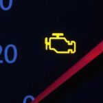 Λαμπάκι check engine: Έτσι θα το σβήσετε χωρίς να χαλάσει το αυτοκίνητό σας