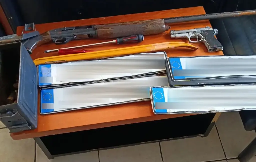 Εκτεταμένη αστυνομική επιχείρηση: Συλλήψεις και κατασχέσεις όπλων