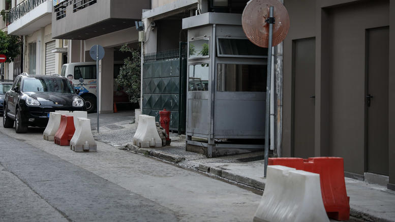 Επίθεση με μολότοφ στο ΑΤ Κυψέλης – Σοβαρές ζημιές