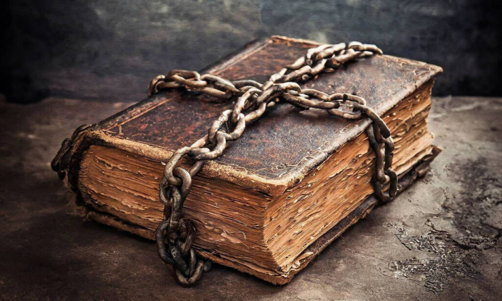 Συναγερμός σε όλη την Ευρώπη: Χιλιάδες βιβλία ποτισμένα με δηλητήριο