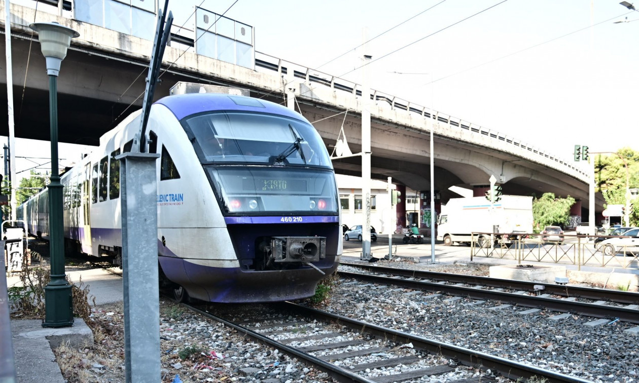 Τραγωδία στα Άνω Λιόσια: Άνδρας παρασύρθηκε από τον Προαστικό