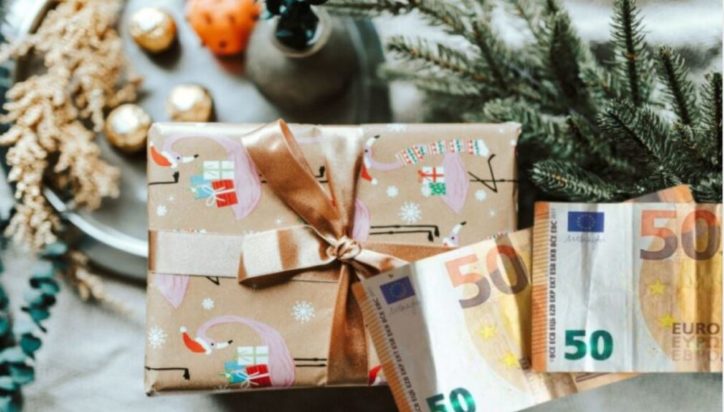 Δώρο Χριστουγέννων: Σήμερα η πληρωμή – Τι πρέπει να κάνετε αν δεν λάβετε τα χρήματα