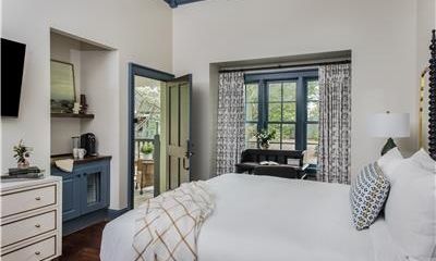 Ο λόγος που δεν πρέπει να αφήνετε ανοιχτή την πόρτα όταν κοιμάστε