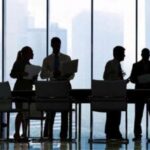 Αδιανόητο! Την απέλυσαν επειδή πήγαινε νωρίτερα στη δουλειά