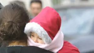 Ασφυκτική πίεση στα παιδιατρικά νοσοκομεία από γρίπη και RSV – 500 παιδιά σε μία εφημερία