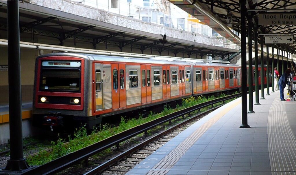 Νεκρός ο άνδρας που έπεσε στις ράγες του Ηλεκτρικού στα Κάτω Πατήσια