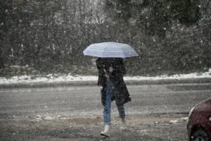 Καιρός σήμερα: Πού θα πέσουν βροχές