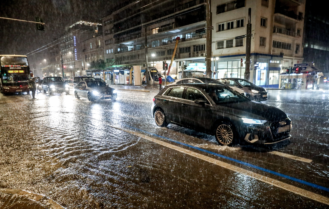 Ρεκόρ βροχόπτωσης στην Αθήνα από την κακοκαιρία Byron - Πόση έπεσε