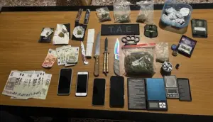 Έφοδος σε σπίτι 19χρονου στη Σητεία: Ποσότητες ναρκωτικών και 84 πλαστά χαρτονομίσματα εντοπίστηκαν σε ψευδοροφή
