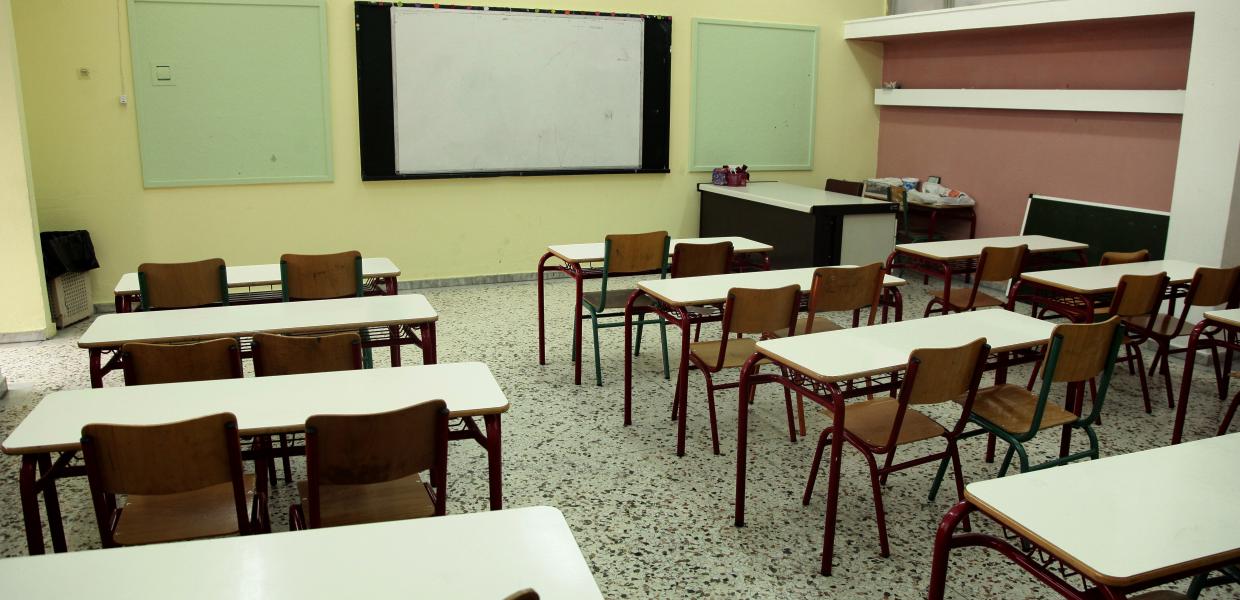 Μαθητές κλείδωσαν τους διευθυντές σε σχολείο της Κυψέλης μετά το περιστατικό με 16χρονη