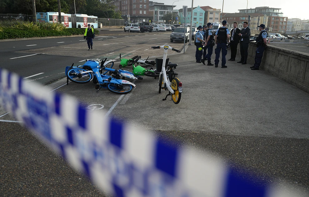 Μαύρη μέρα για την Αυστραλία: Μεσίστιες σημαίες μετά το μακελειό στη γιορτή του Χάνουκα