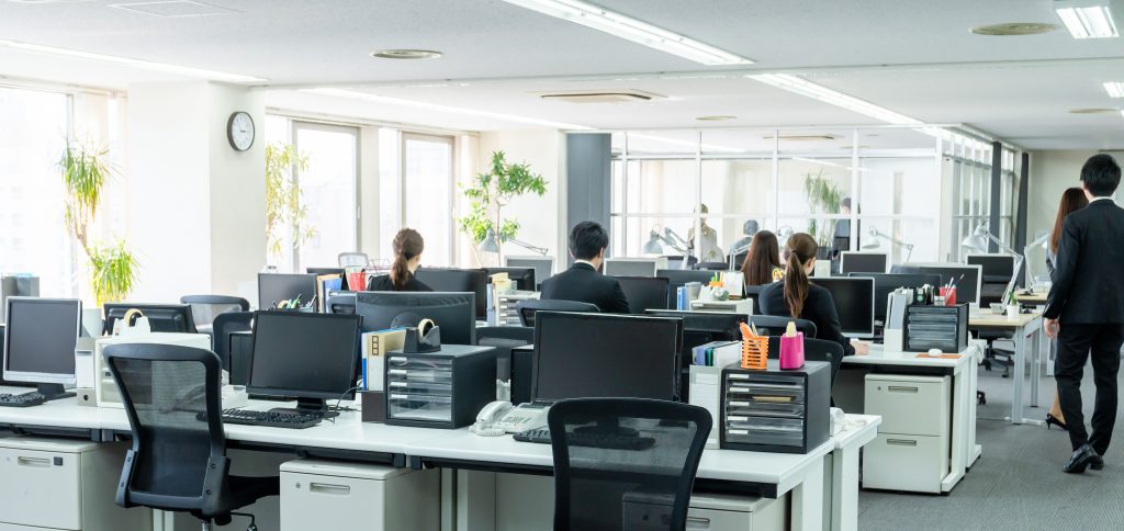 Ανατροπές στην κανονική άδεια: Tι αλλάζει από το 2026 για εργαζόμενους και εργοδότες