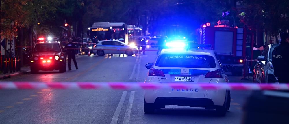 Συναγερμός στο κέντρο της Αθήνας: Ύποπτο δίκυκλο