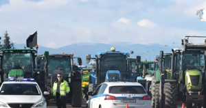 Μπλόκα παντού: Πώς παραλύει η χώρα από τις αγροτικές κινητοποιήσεις